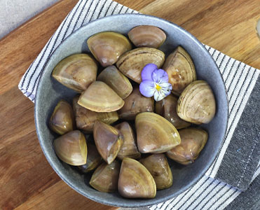 image of clams in a bowl